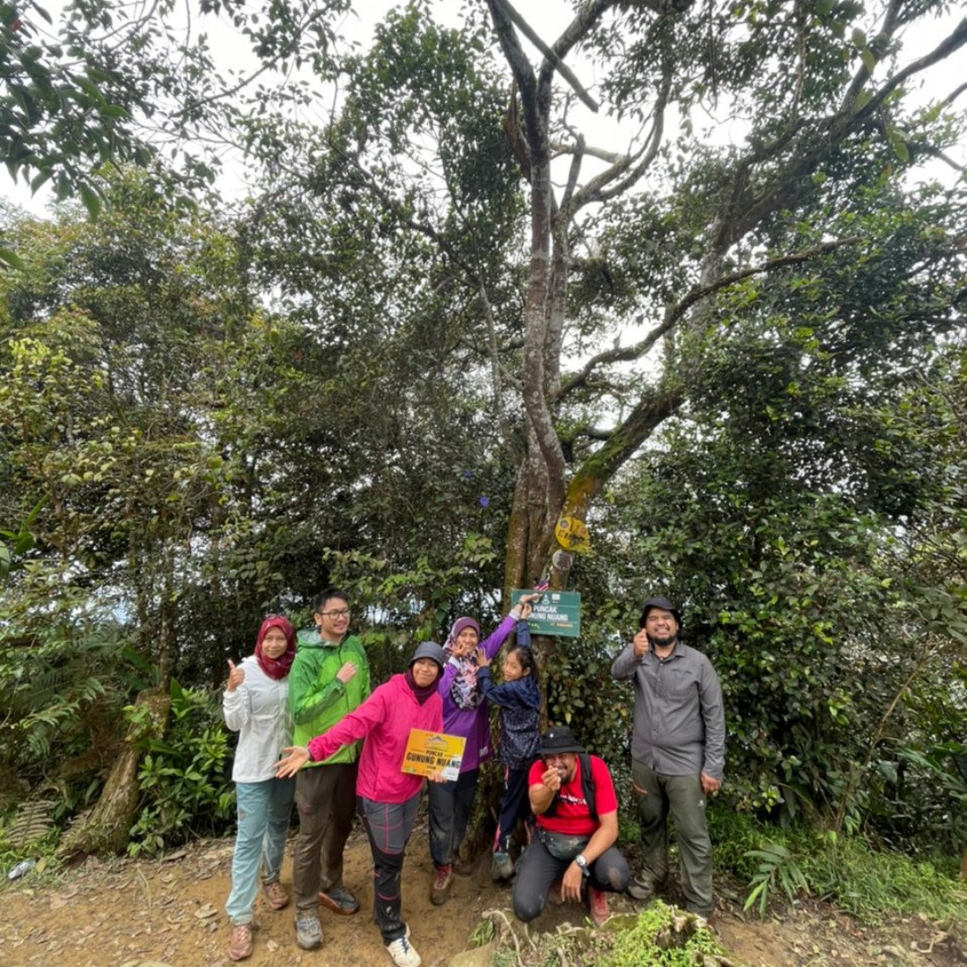 HIKING : Mount Nuang via Janda Baik