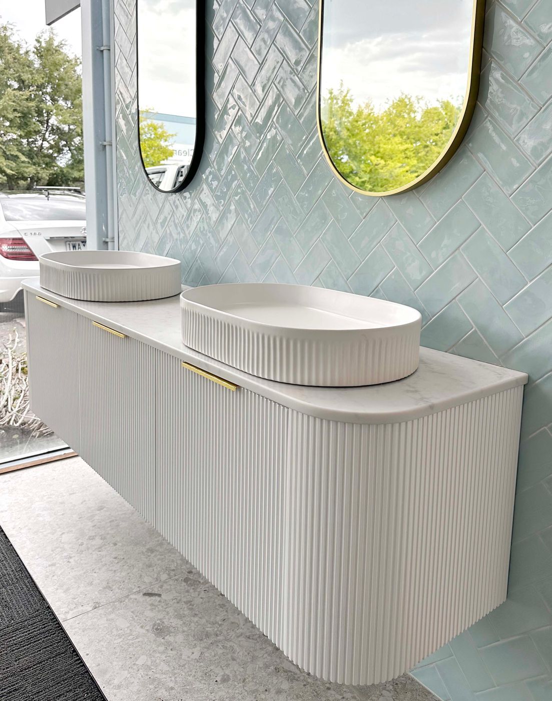 Otti BONDI White Futed Curve Vanity