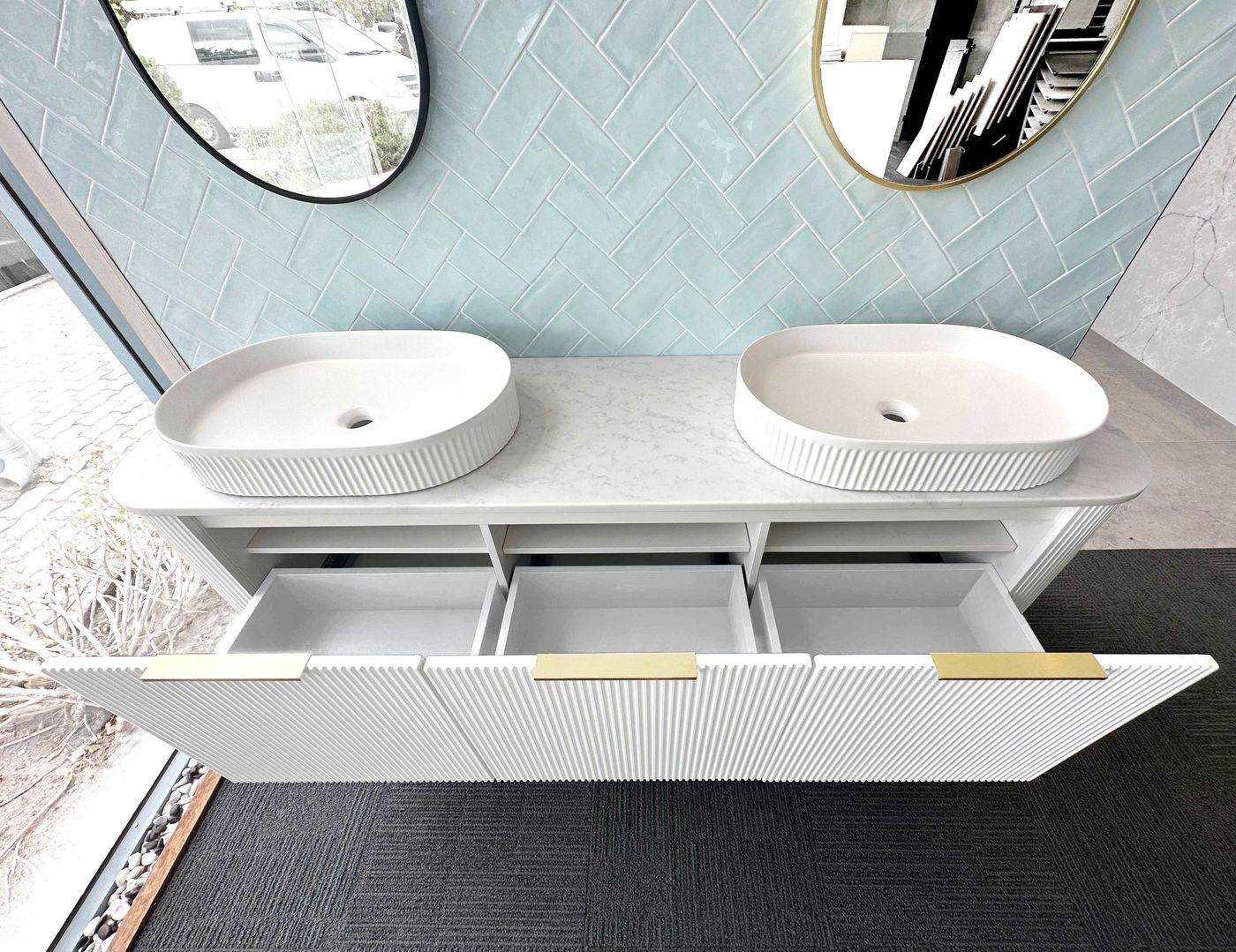 Otti BONDI White Futed Curve Vanity