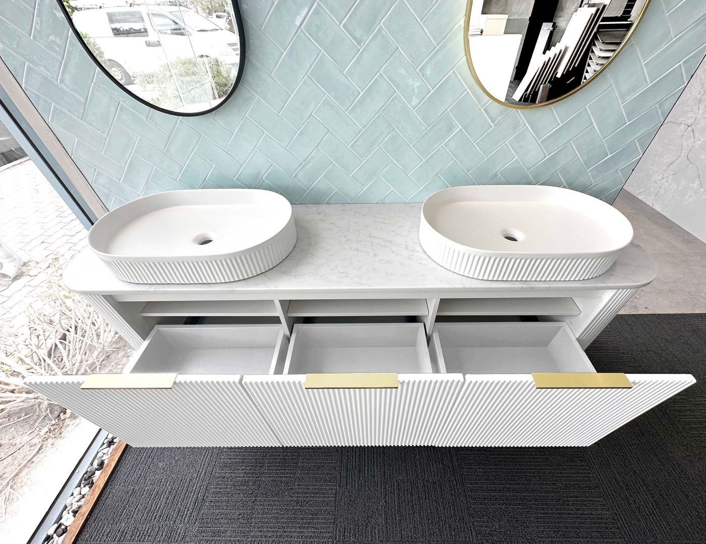 Otti BONDI White Futed Curve Vanity