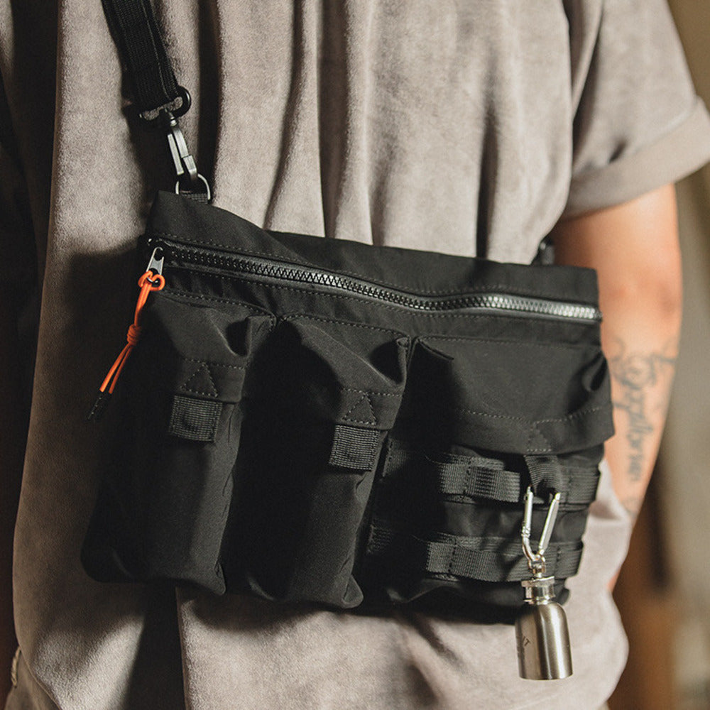 多口袋机能单肩邮差斜跨包户外山系腰包侧肩背包