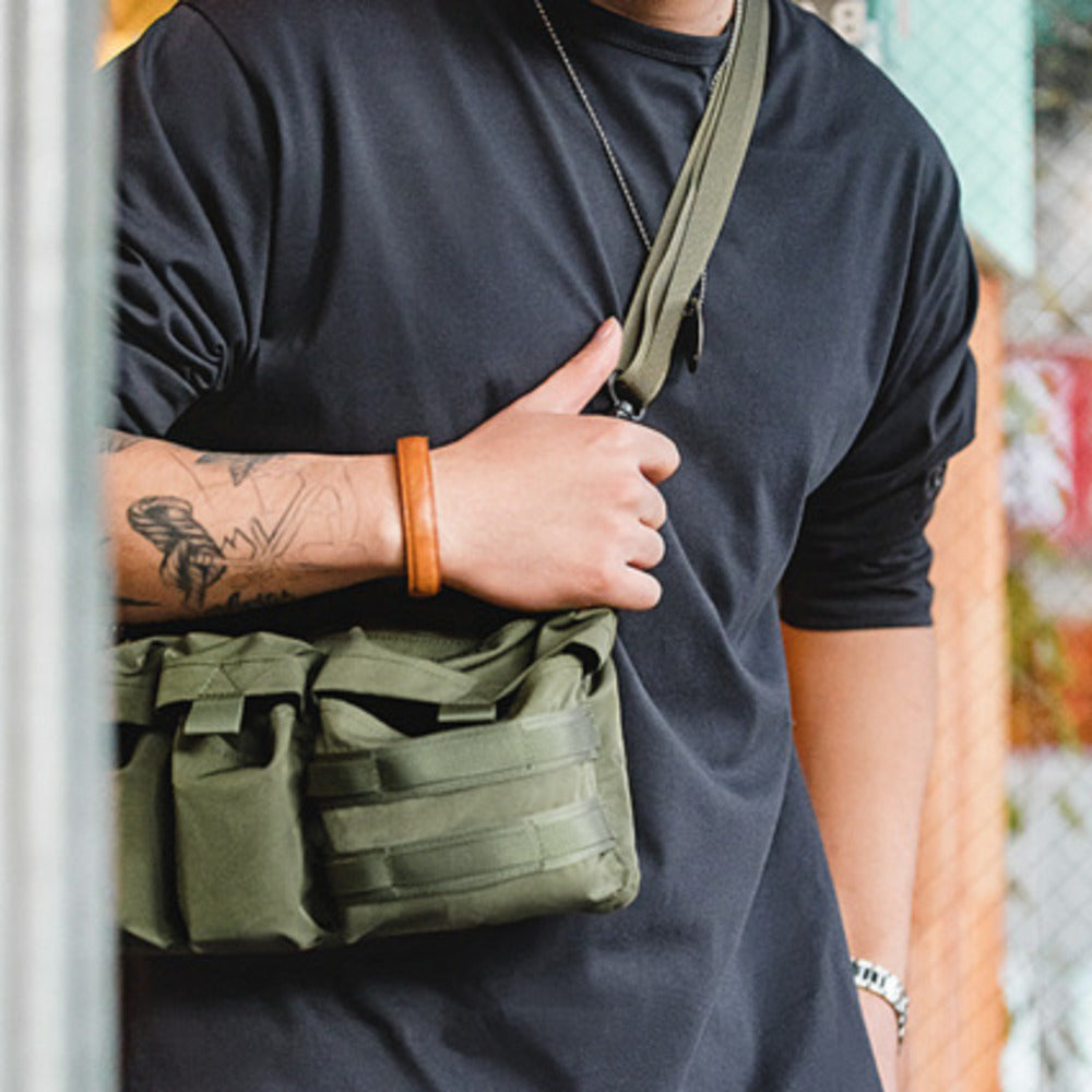 多口袋机能单肩邮差斜跨包户外山系腰包侧肩背包