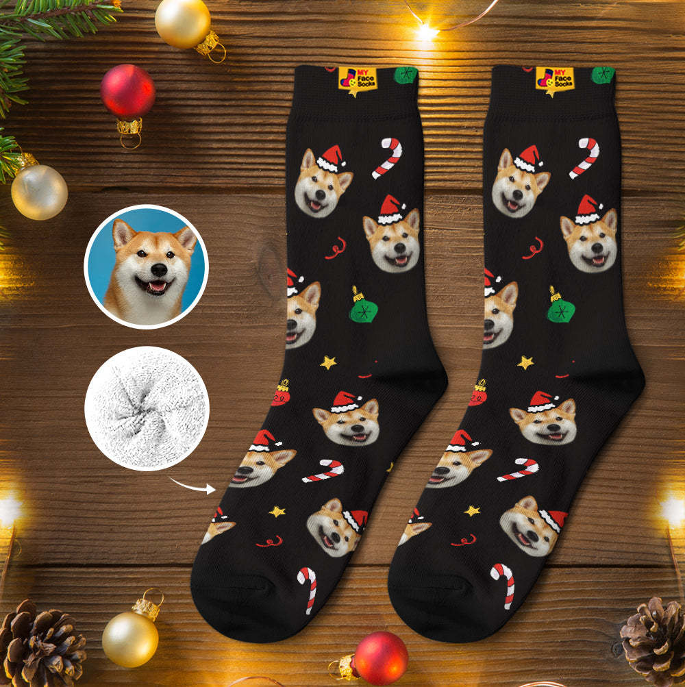 カスタム厚手フェイスソックス-写真入れ名入れ可能なオリジナル秋冬用暖かいクリスマス靴下プレゼント-サンタ帽子をかぶったかわいい犬