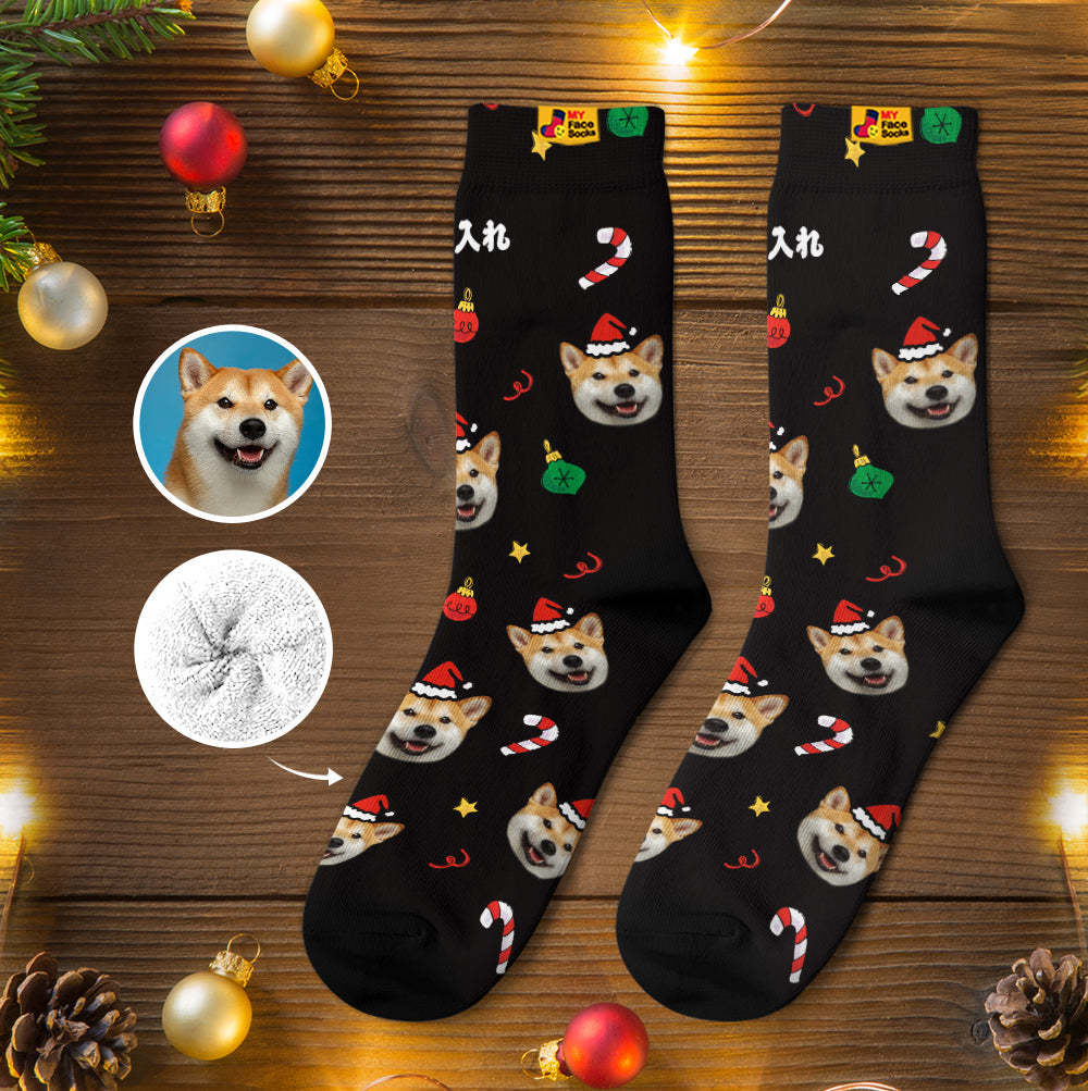 カスタム厚手フェイスソックス-写真入れ名入れ可能なオリジナル秋冬用暖かいクリスマス靴下プレゼント-サンタ帽子をかぶったかわいい犬