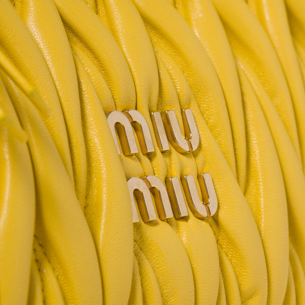 ワンダー マテラッセレザー ホーボーバッグ