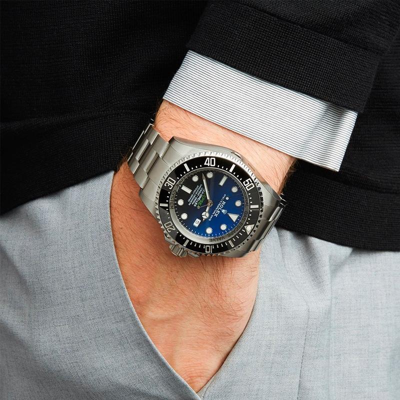 ROLEX シードゥエラー m126660-0002 44MM-最安値に挑戦中!!!