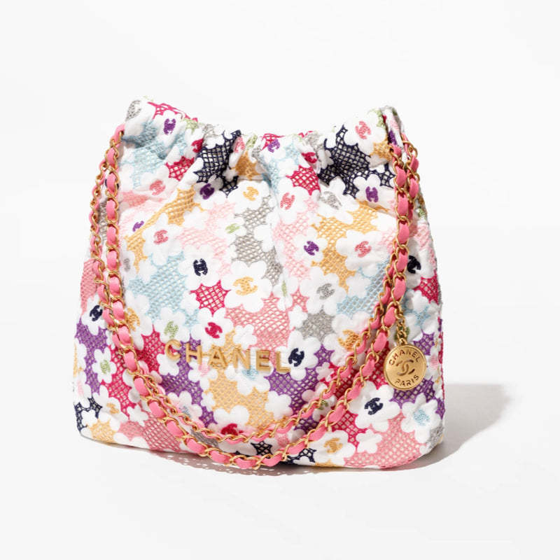 CHANEL   春夏の新作スタイル   CHANEL 22 スモール ハンドバッグRef:AS3260 B16006 NU931-最安値に挑戦中!!!