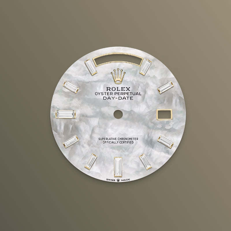 ROLEX   デイデイト 40、ダイヤモンド入りホワイトマザーオブパール、オイスター、40 MM、イエローゴールド、ダイヤモンドM228398TBR-0043-最安値に挑戦中!!!