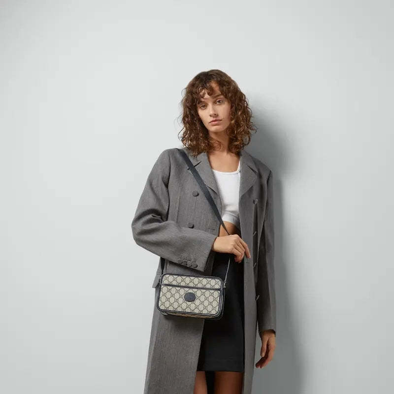 GUCCI〔春夏の新作〕 インターロッキングG付き ミニバッグRef:‎658572 K9GSN 4075-最安値に挑戦中!!!