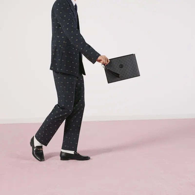 GUCCI〔春夏の新作〕 連動ダブルGクラッチRef:672953 92TCN 1000-最安値に挑戦中!!!