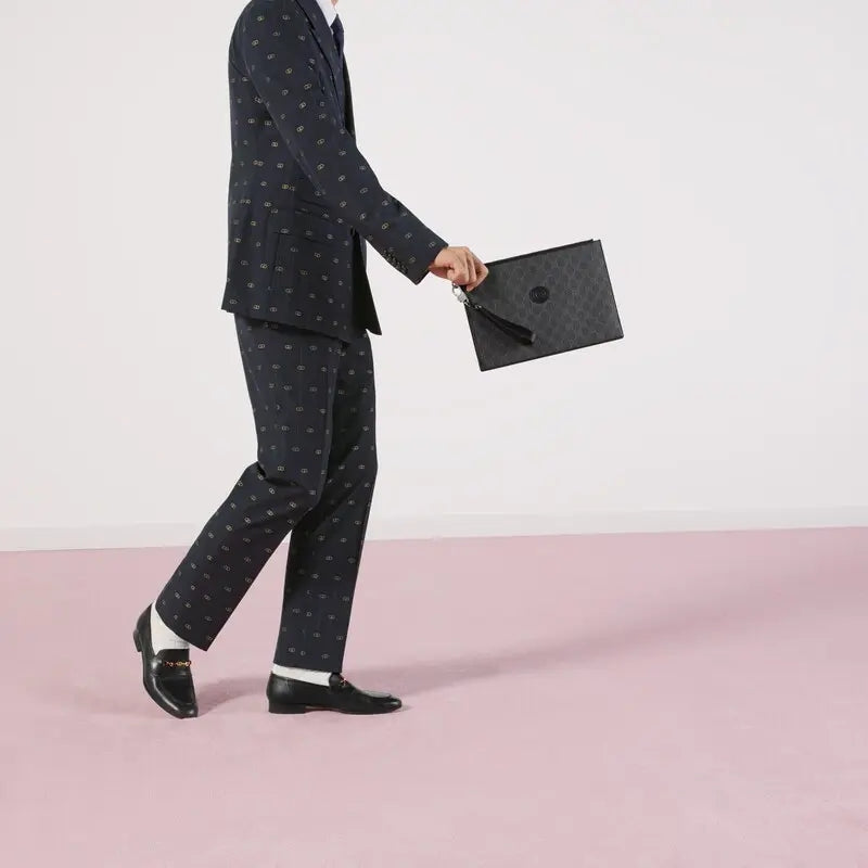 GUCCI〔春夏の新作〕 連動ダブルGクラッチRef:672953 92TCN 1000-最安値に挑戦中!!!