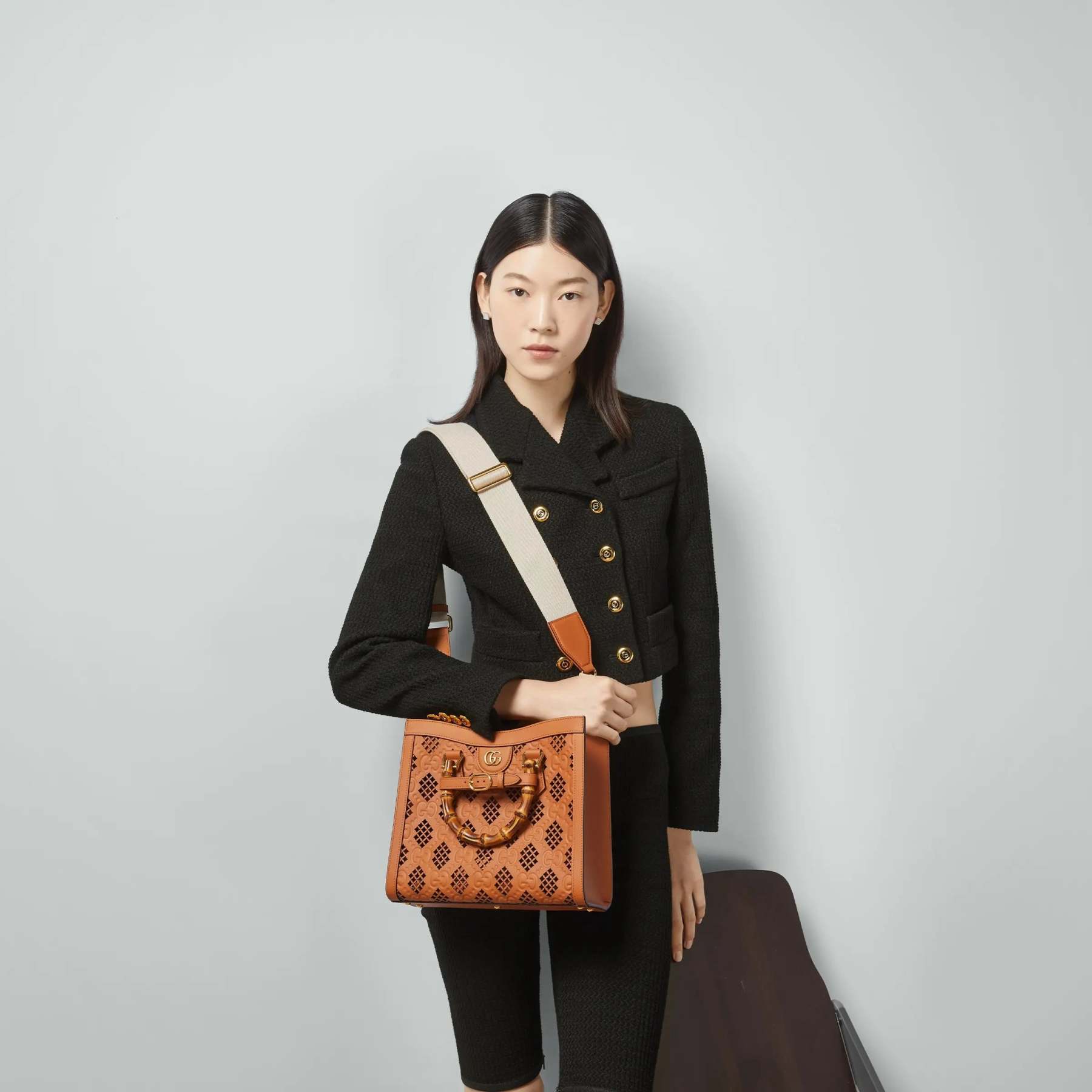 GUCCI〔春夏の新作〕 〔グッチ ダイアナ〕スモール トートバッグRef: 702721 AAC1C 2742-最安値に挑戦中!!!