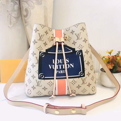 ルイ・ヴィトン LOUIS VUITTON ショルダーバッグ レディース