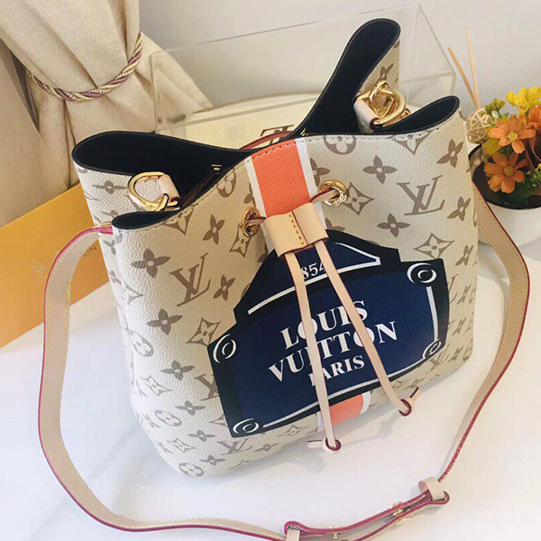 ルイ・ヴィトン LOUIS VUITTON ショルダーバッグ レディース