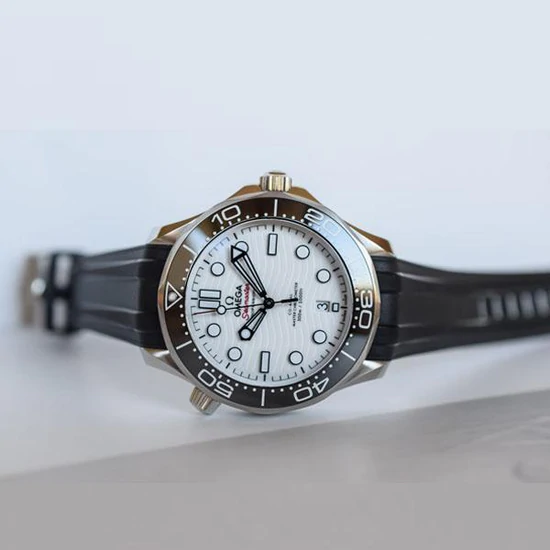 オメガ OMEGA 腕時計 シーマスター 210.32.42.20.04.001-42MM