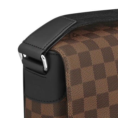 Louis Vuitton（ルイヴィトン）ディストリクト PM NM メッセージバッグ