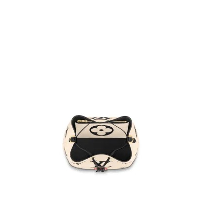 LOUIS VUITTON（ルイヴィトン） ネオノエ クレーム ショルダーバッグ