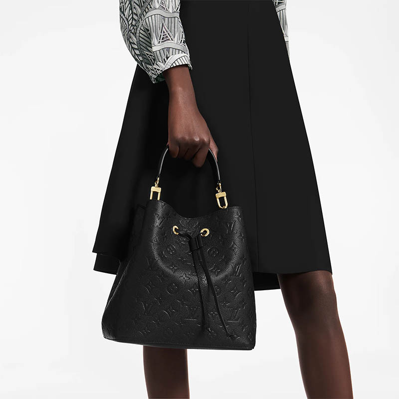 LOUIS VUITTON（ルイヴィトン）ネオノエ ノワール ショルダーバッグ