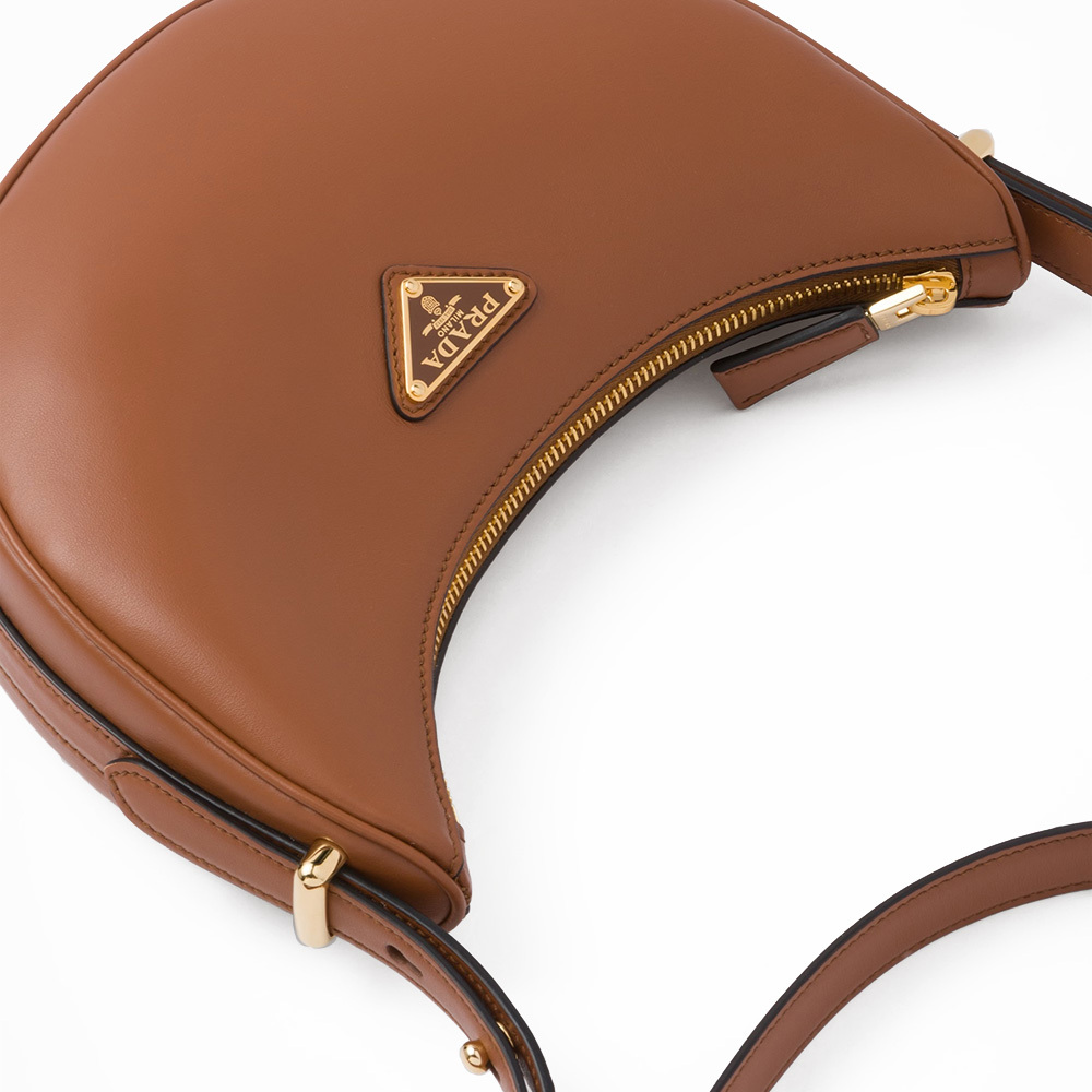 PRADA(プラダ) プラダ アーケ レザーショルダーバッグ コニャック ハンドバッグ