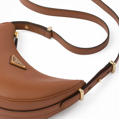 PRADA(プラダ) プラダ アーケ レザーショルダーバッグ コニャック ハンドバッグ