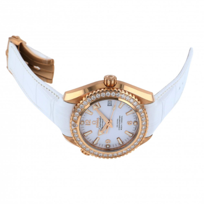 オメガ OMEGA 腕時計 シーマスター プラネットオーシャン 600M コーアクシャル 232.58.42.21.04.001