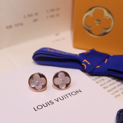 ルイヴィトン ピアス サン ブロッサム ナクレ(ピンクゴールド×ホワイト マザー･オブ･パール)