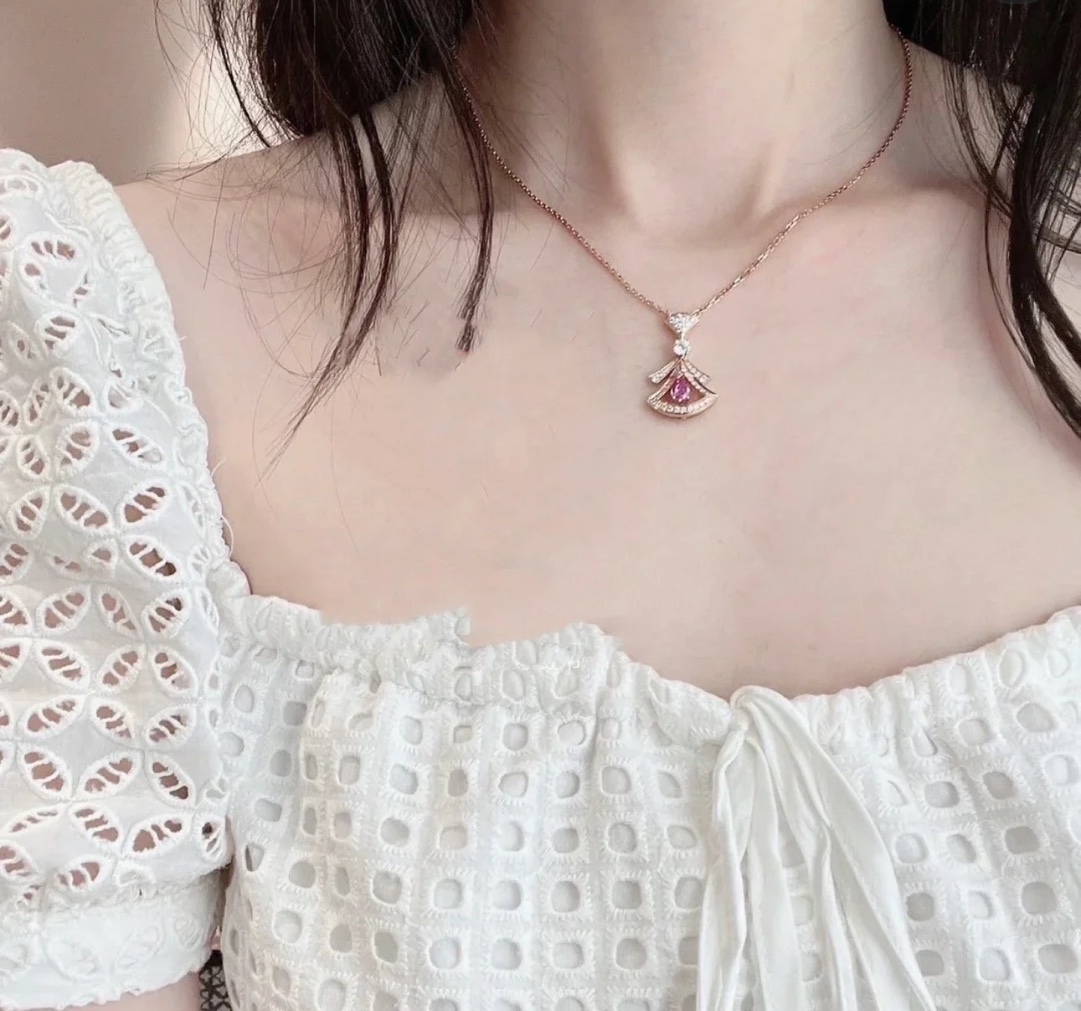 ブルガリ ネックレス ピンクダイヤモンド レディース