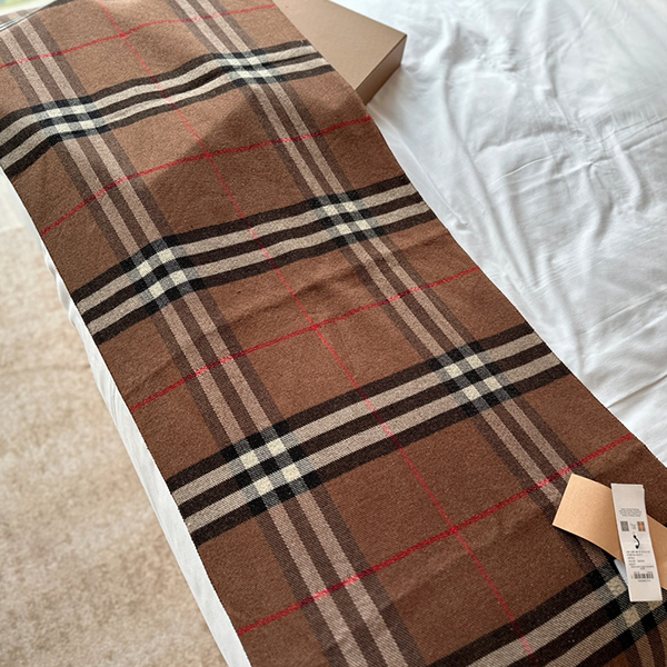 バーバリーBurberry 両面カシミヤマフラー レディース