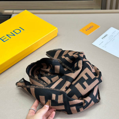 フェンディFENDI カシミアマフラー レディース