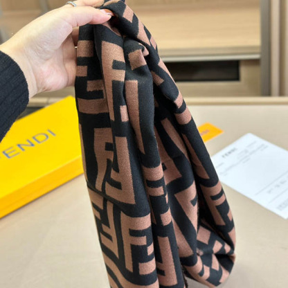 フェンディFENDI カシミアマフラー レディース