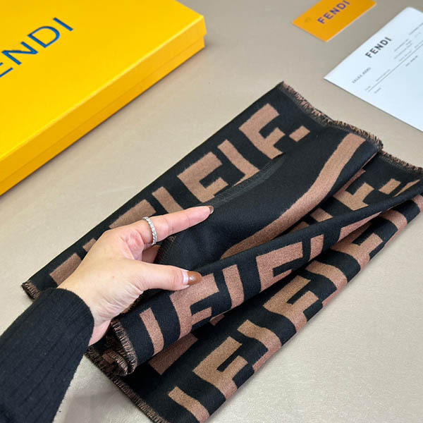 フェンディFENDI カシミアマフラー レディース