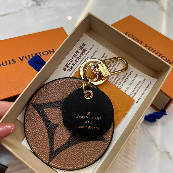 ルイヴィトン キーホルダー バッグチャーム レディース
