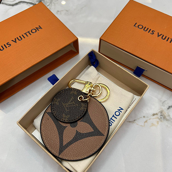 ルイヴィトン キーホルダー バッグチャーム レディース
