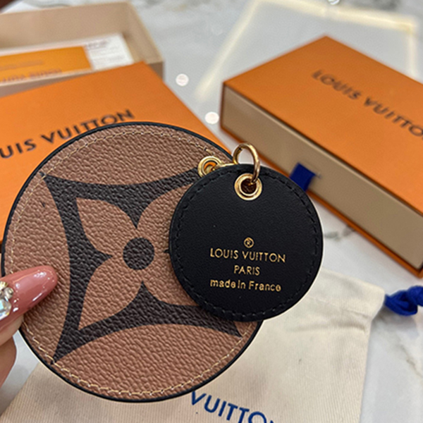 ルイヴィトン キーホルダー バッグチャーム レディース