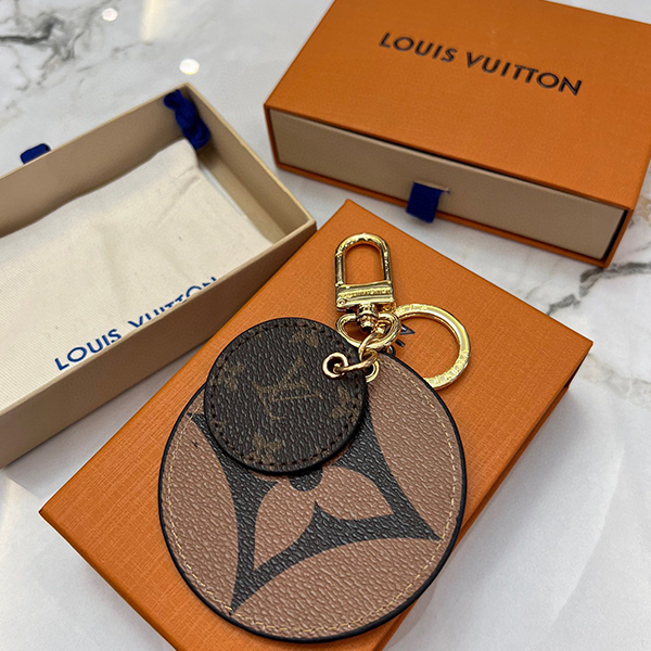 ルイヴィトン キーホルダー バッグチャーム レディース