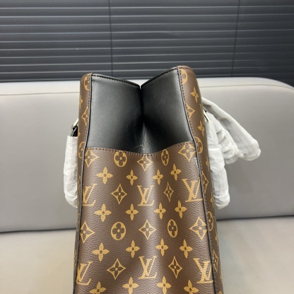 LOUIS VUITTON ルイヴィトン トートバッグ ハンドバッグ メンズ