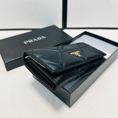 PRADA(プラダ) 長財布 ブラック レディース