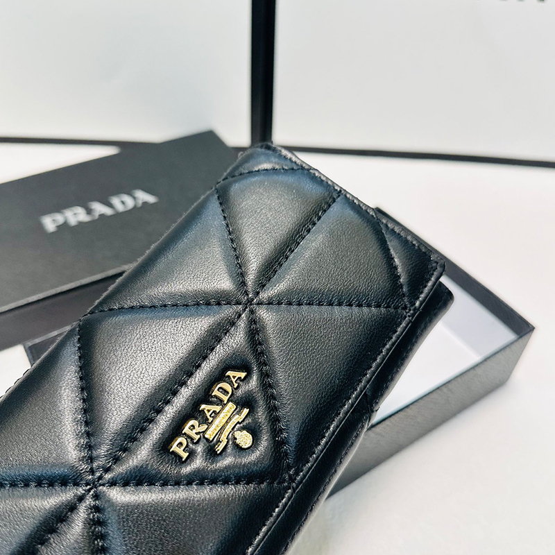 PRADA(プラダ) 長財布 ブラック レディース