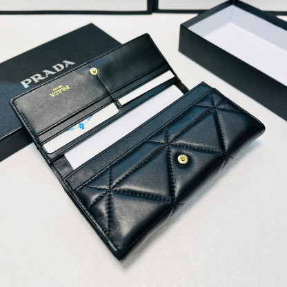 PRADA(プラダ) 長財布 ブラック レディース
