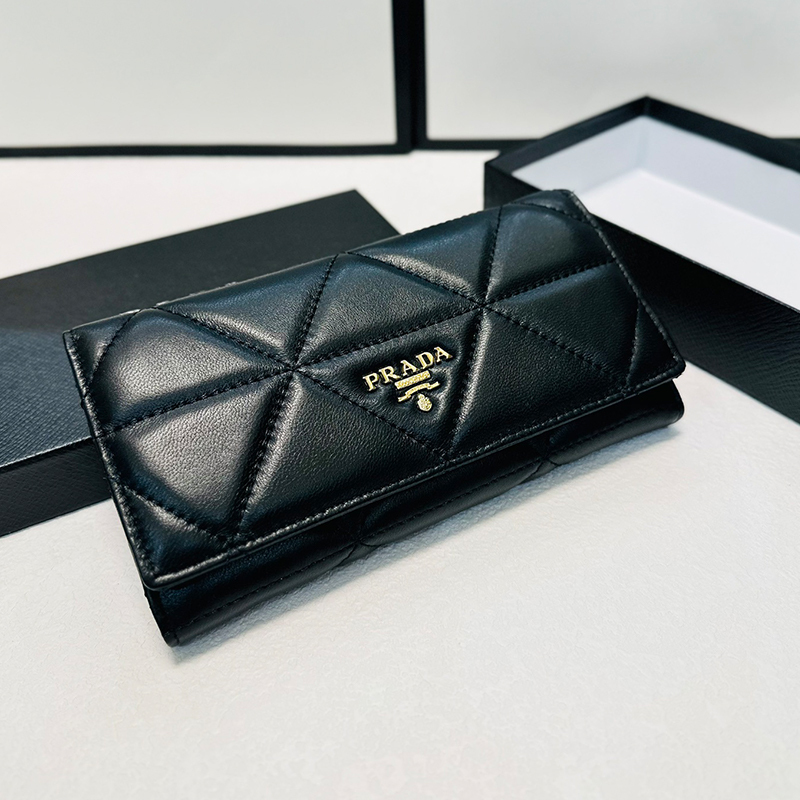PRADA(プラダ) 長財布 ブラック レディース