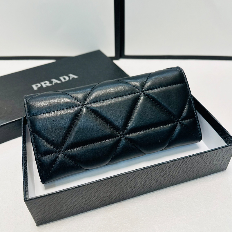 PRADA(プラダ) 長財布 ブラック レディース