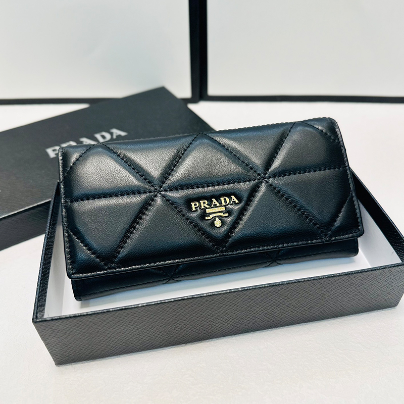 PRADA(プラダ) 長財布 ブラック レディース