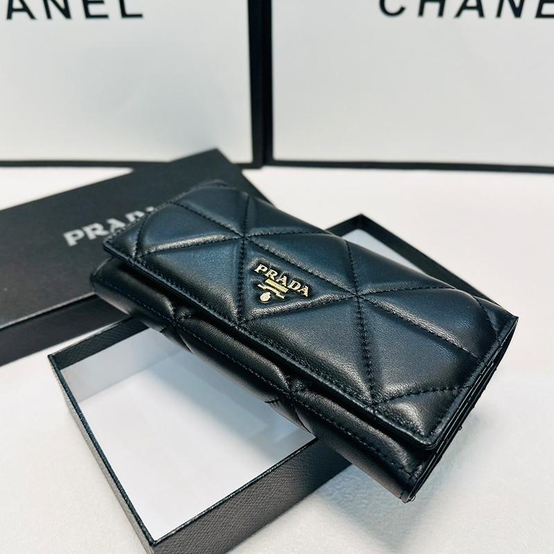 PRADA(プラダ) 長財布 ブラック レディース