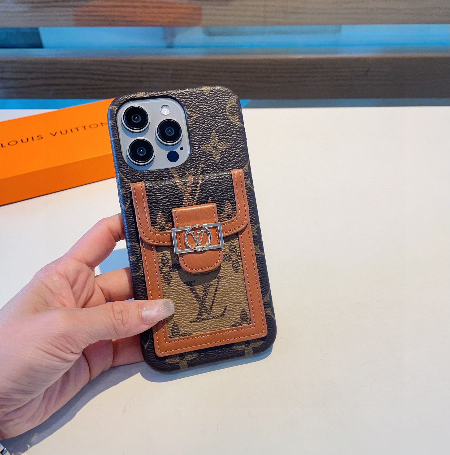 ルイヴィトン 携帯ケース カードスロット付き 2色 レディース＆メンズ