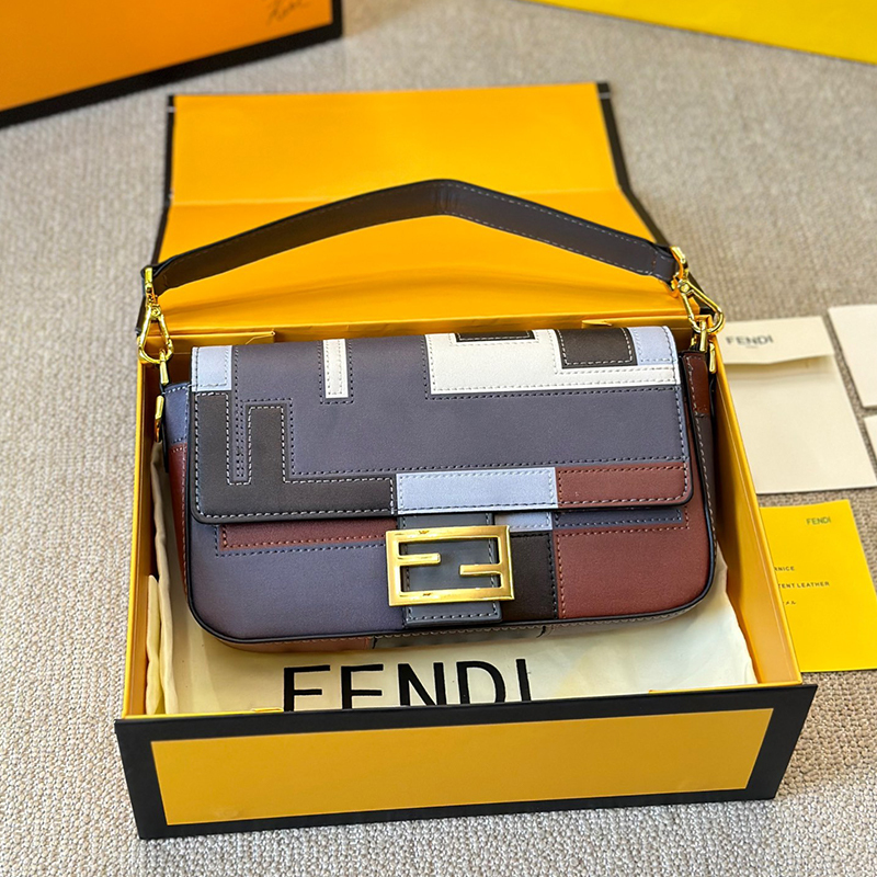 フェンディ FENDI ショルダーバッグ 2色 レディース