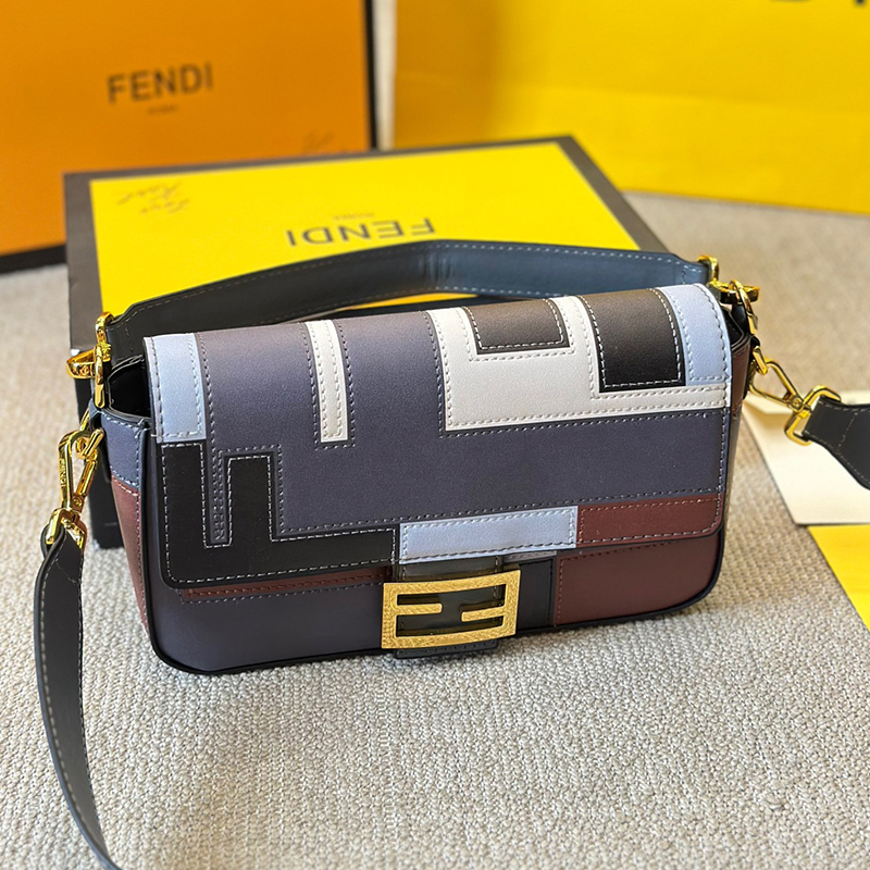 フェンディ FENDI ショルダーバッグ 2色 レディース
