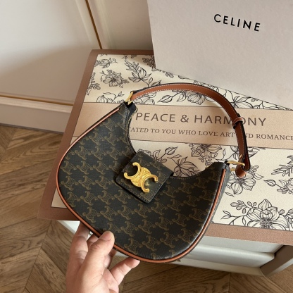 【CELINE】ミディアム AVA トリオンフ キャンバス ソフトバッグ ショルダーバッグ レディース