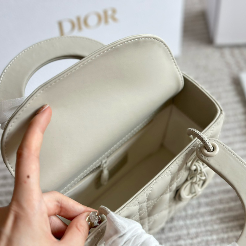 ディオール DIOR ハンドバッグ ショルダーバッグ ダイアナ バッグ レディース