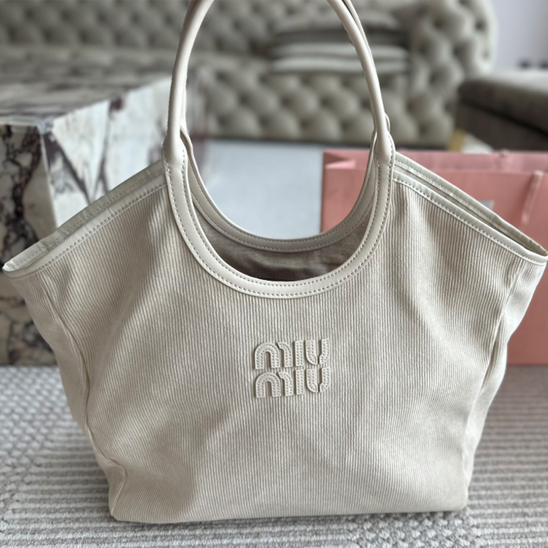 ミュウミュウ トートバッグ ファッション レディース