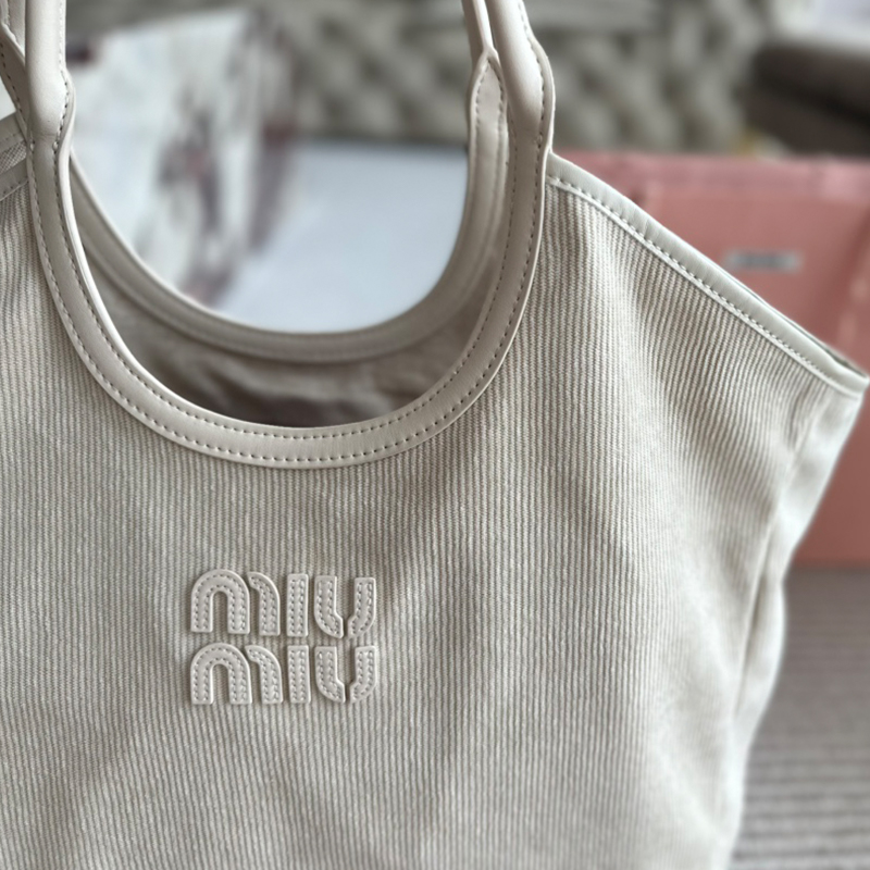 ミュウミュウ トートバッグ ファッション レディース